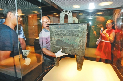 豫博物院6年来最大规模文物迁移 杜岭方鼎先挪