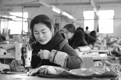 河南项城:培育龙头企业农民家门口就业