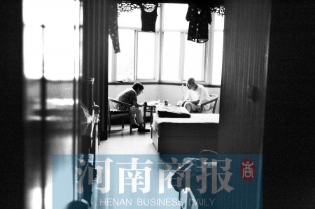 七成受访者对郑州养老院现状不满 过半有养老