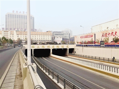 郑州城东路-经三路隧道装上360度高清摄像头