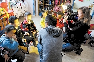 欧洲一电视台专访郑州幼儿园开设性教育课