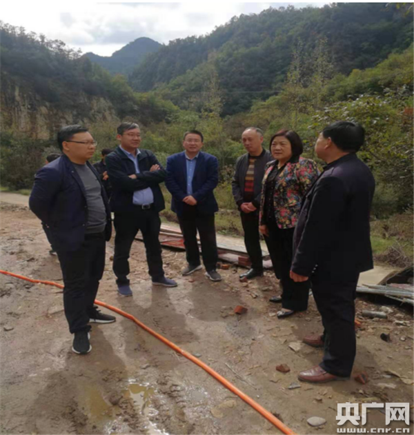 西峡县副县长冷枫到寨根乡调研扶贫工作